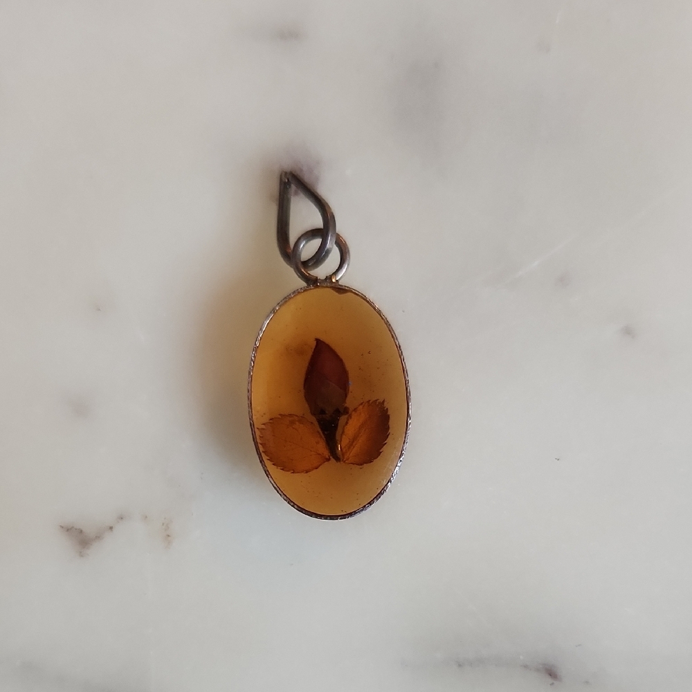 Sterling Silver Resin Flower Pendant | Antique | Minimalist